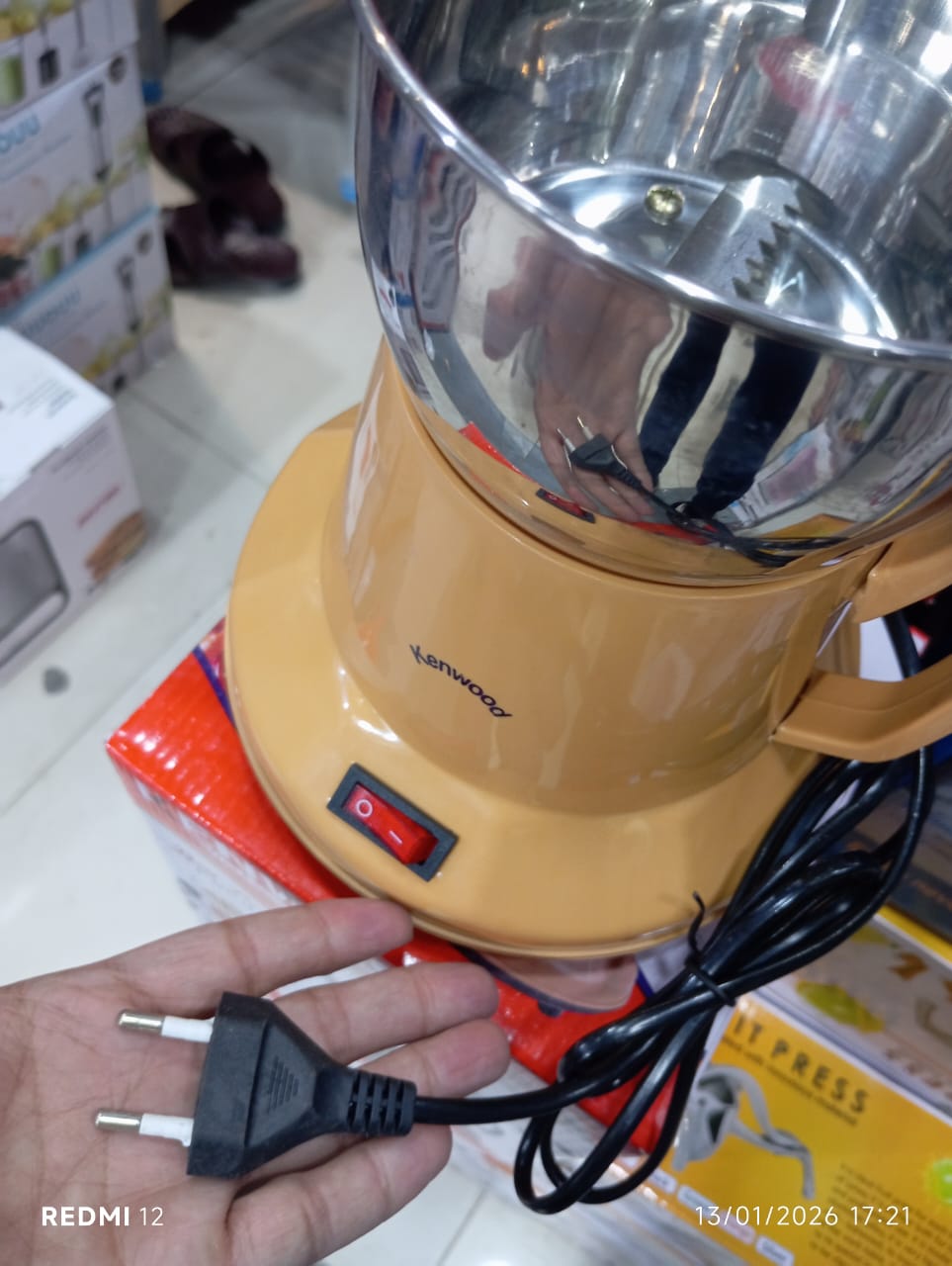 Electric Spice Grinder with Stainless Steel Bowl and Lid - Image 3